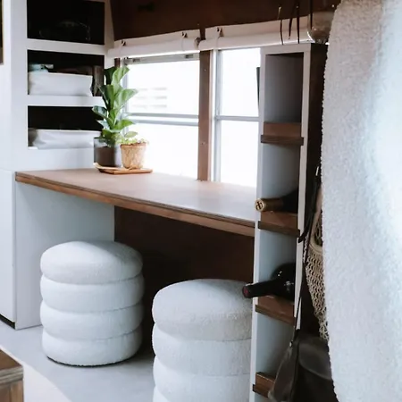 Unieke Overnachting In Amerikaanse Schoolbus *