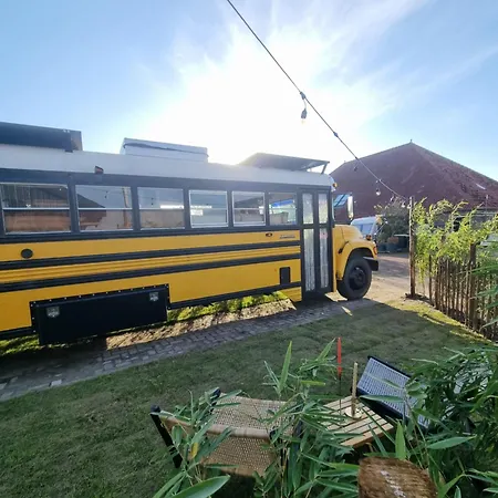 캠프장 Unieke Overnachting In Amerikaanse Schoolbus