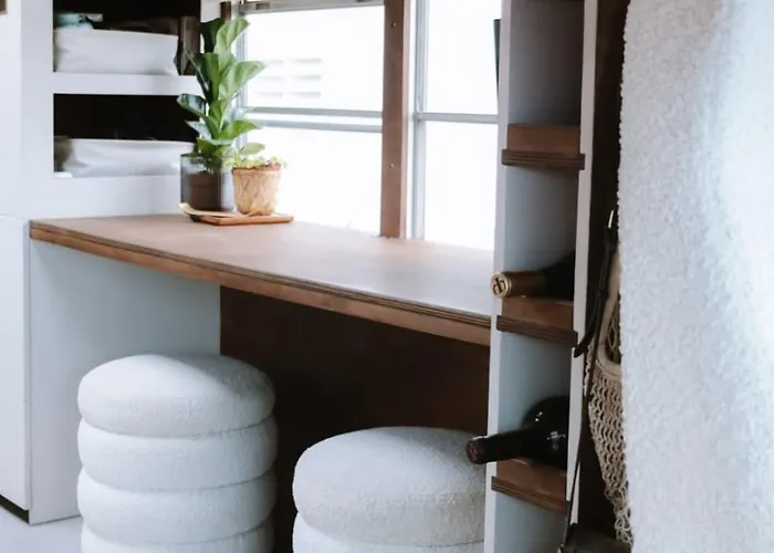 Unieke Overnachting In Amerikaanse Schoolbus *