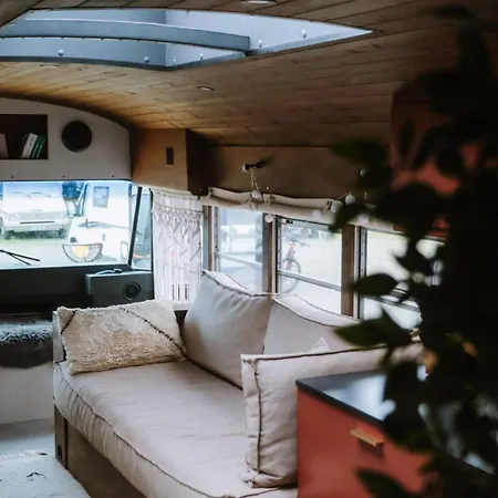 Unieke Overnachting In Amerikaanse Schoolbus