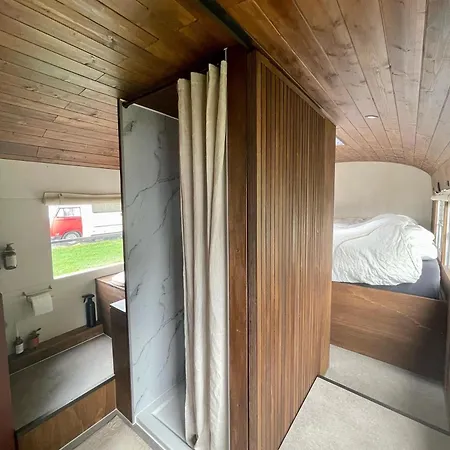 Kemping Unieke Overnachting In Amerikaanse Schoolbus Breezand